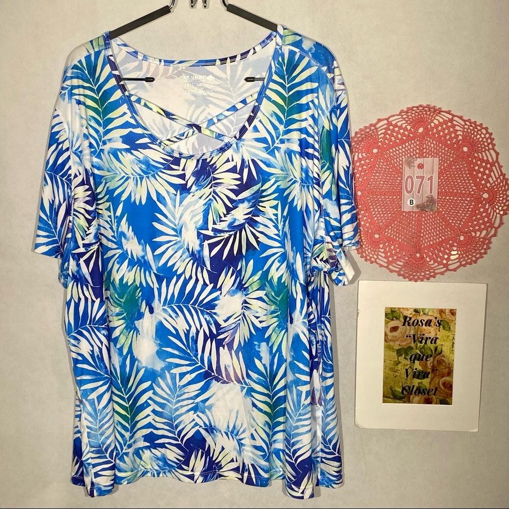 Reel Legends NW/oT Lattice Neckline Top 3x Bachelor Button Blue Print - Picture 2 of 8